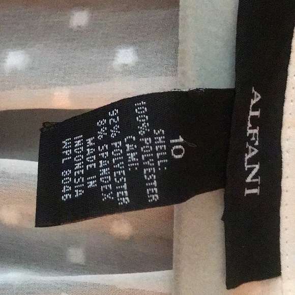 Beautiful Sheer Alfani top size 10 - Picture 3 of 6